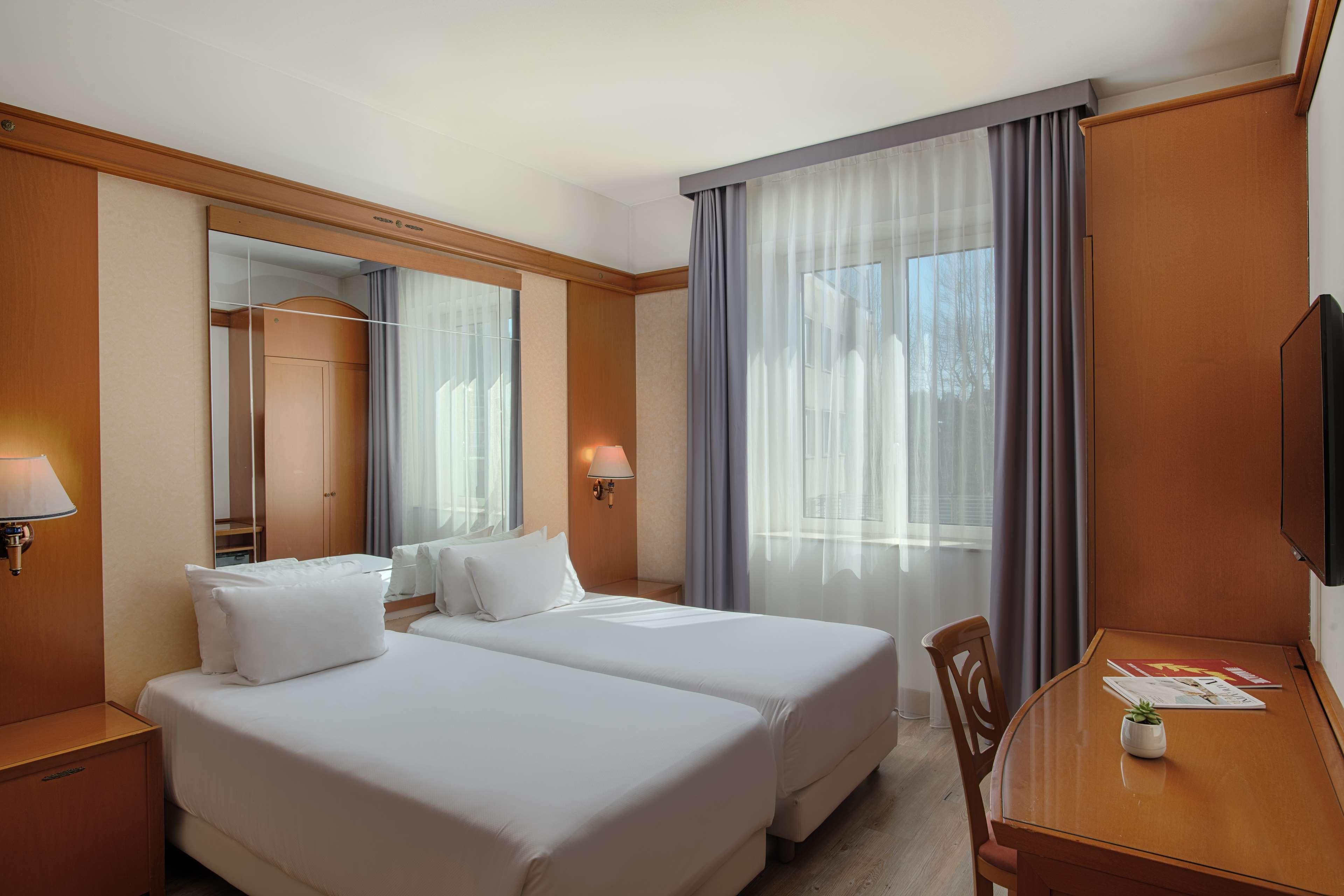 Hotel Nh Ravenna Esterno foto